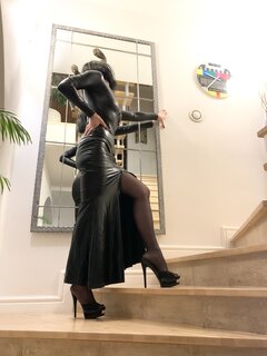 😈
