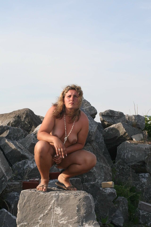 image00001.jpg - nakedgirl