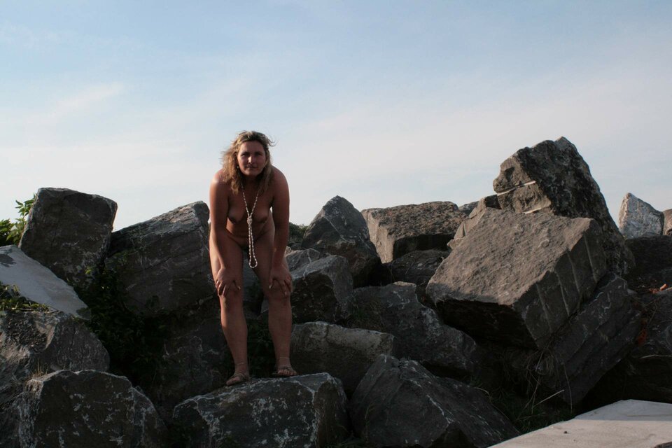 image00012.jpg - nakedgirl