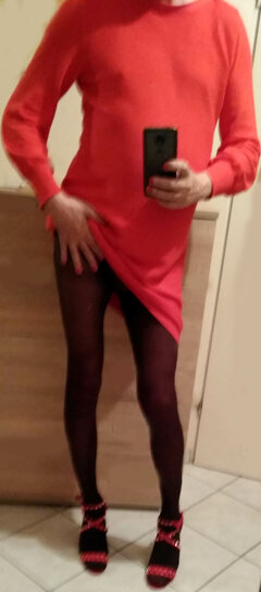 Lad_in_red2.jpg