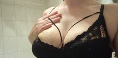 W potrzebie finansowej staniki za $$$ wysyłka pomocy 