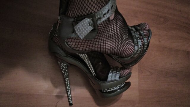 heelsfeet