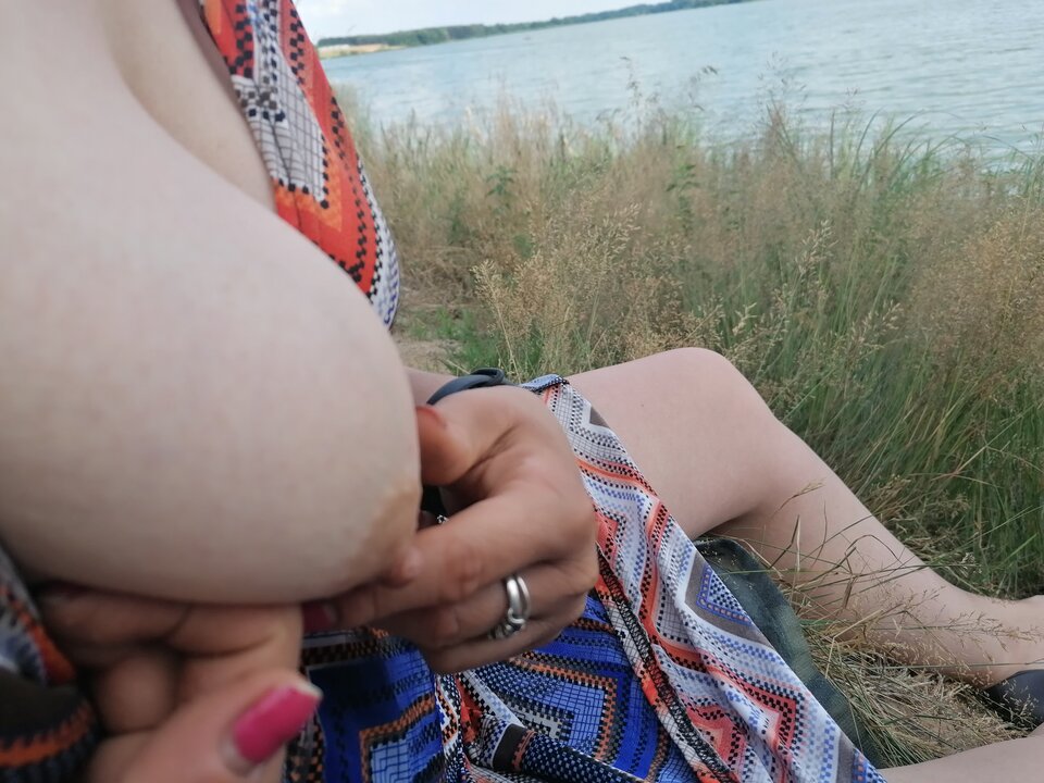 Jakaś para chętna popieścić?  - SzukajacaRozrywki22