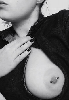 B&W
