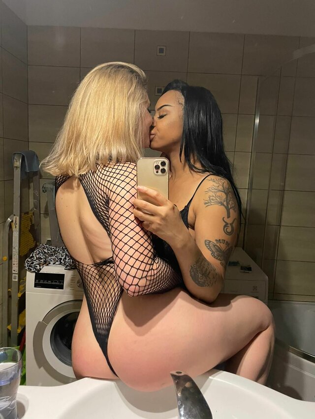 SexyCoupleWow