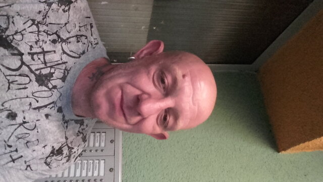 RobertEm1975