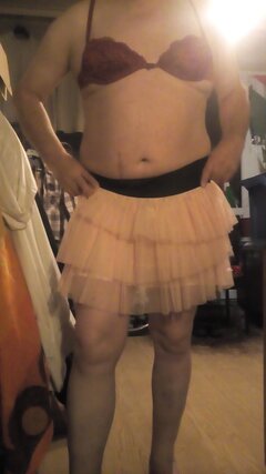 P SissyBoy w staniczku i spódniczce - powrót do siebie samego 12.12.2021 g.16.22.jpg