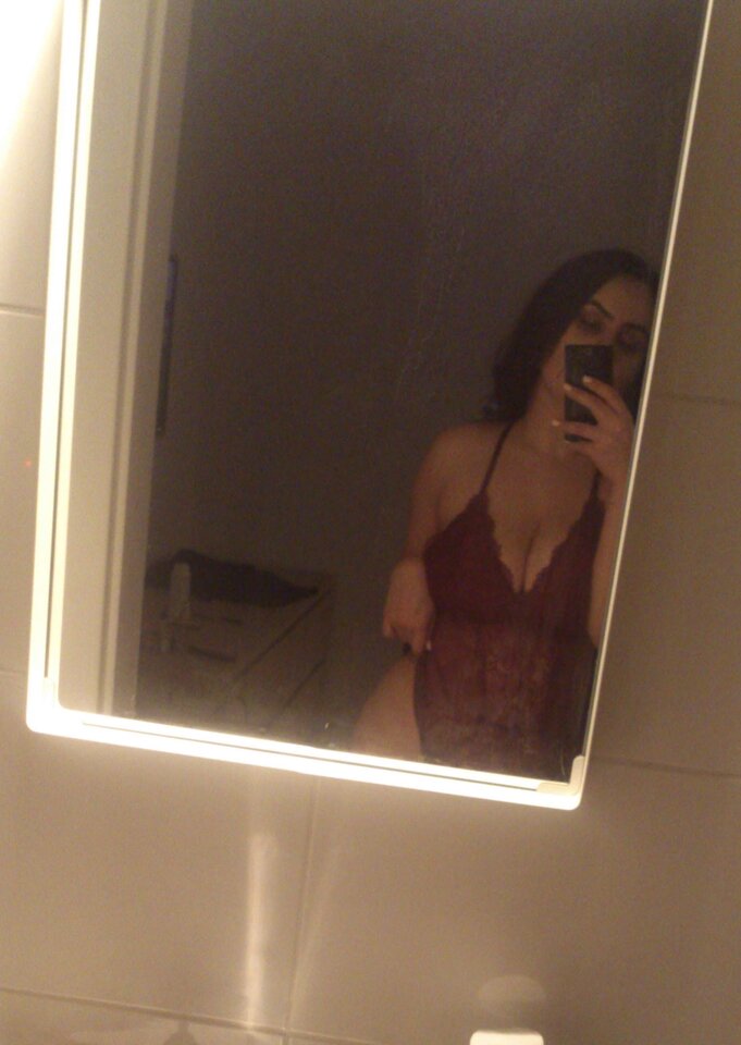 D659DD8F-234E-42F8-A748-BB7640CF1424.jpeg - Pollylolly97
