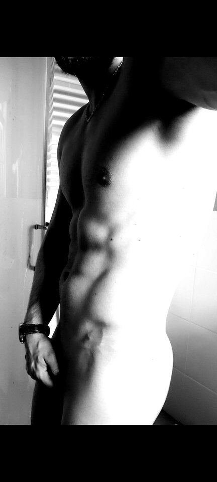 Screenshot_20211201-233821_Photos.jpg - _Horny_