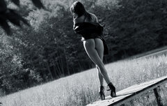 1641743334976_skin1b&w.jpg