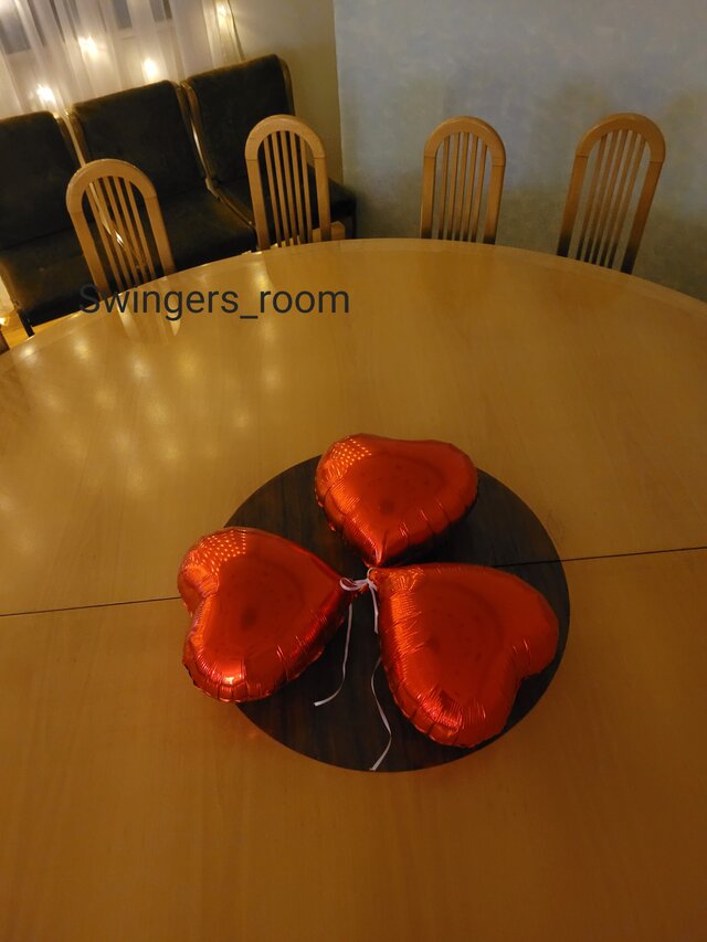 Swingers_room