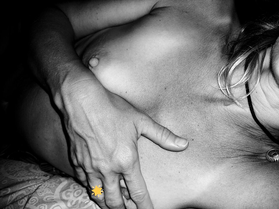 👄 - HotCouple76