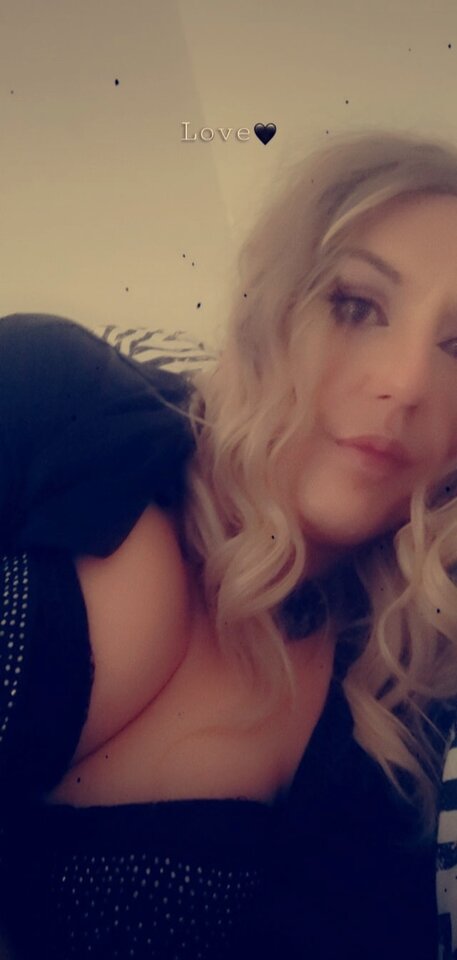 Snapchat-1482035834.jpg - KarolinaShemale29