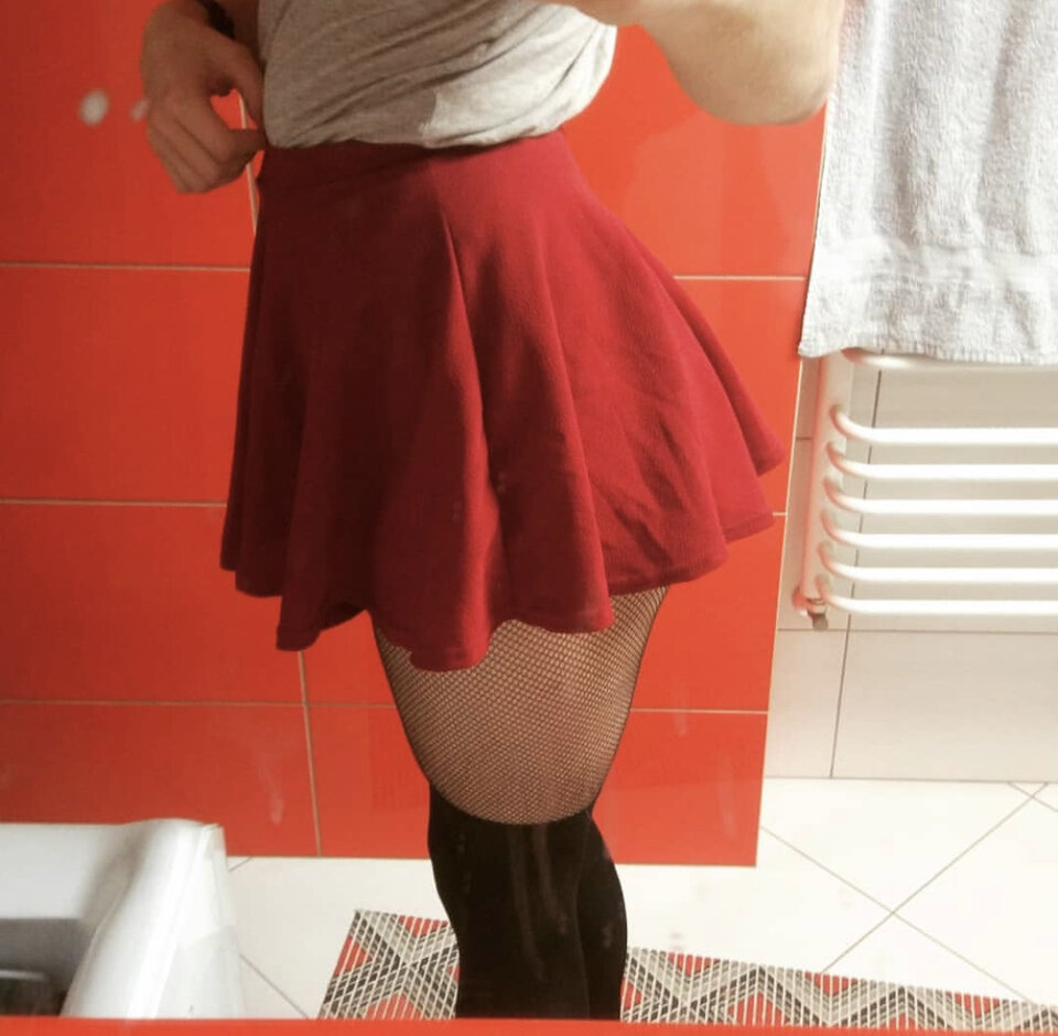czerwona mini - Ecchi