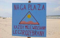 To kto ma ochotę opalać się nago?