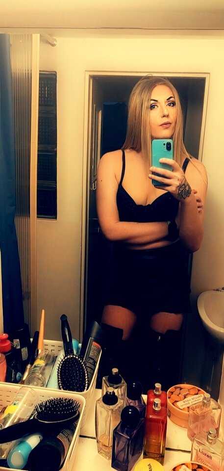 Snapchat-366233005.jpg - KarolinaShemale29