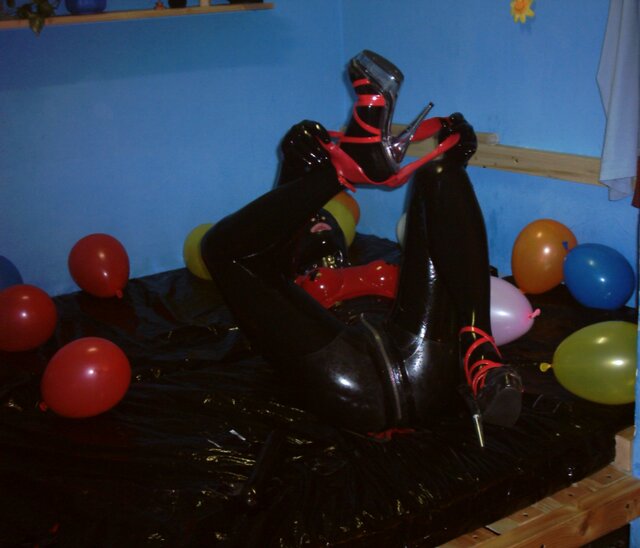 latex_men_1977