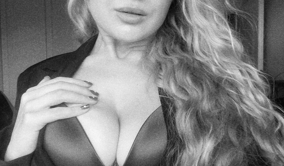 Bizneswoman 🖤 - YourKhaleesi