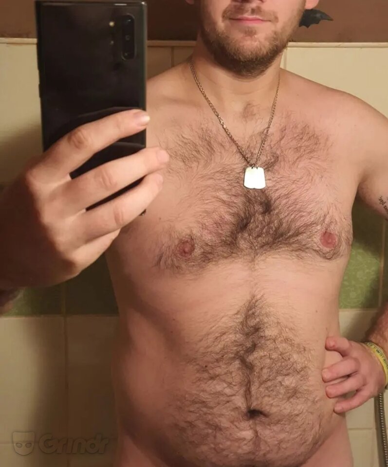 Screenshot_20220624-224834_Grindr.jpg - Poti91