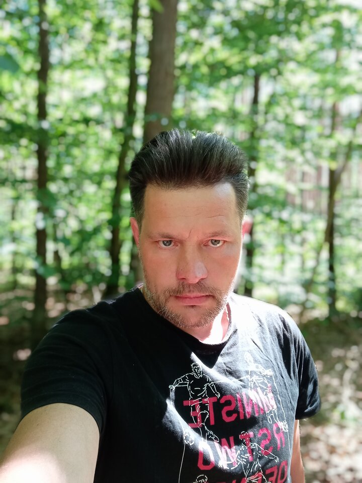 Poważny ale komiczny Cały JA.jpg - FilmowiecWolf