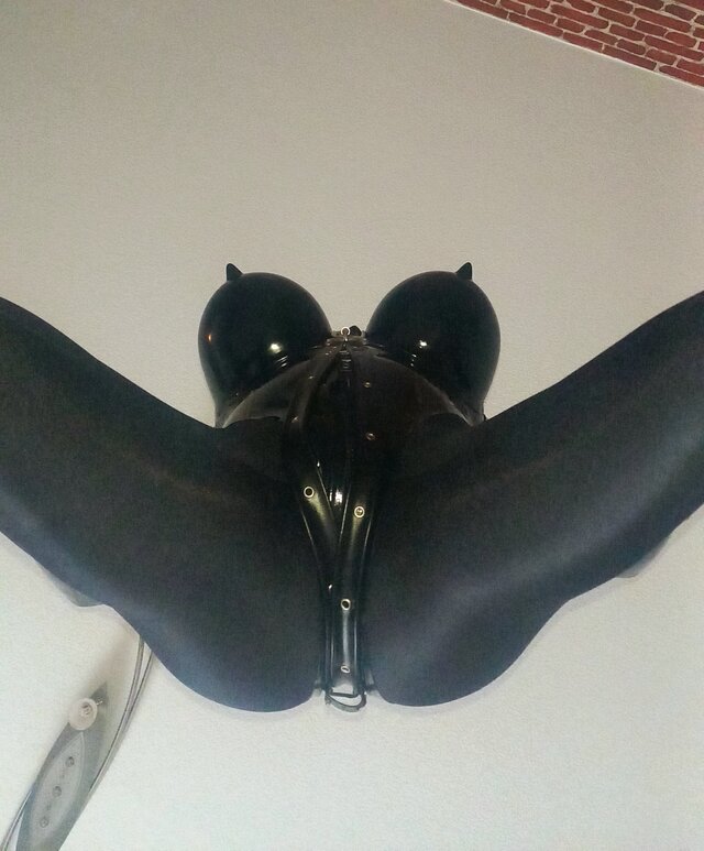 latex_men_1977