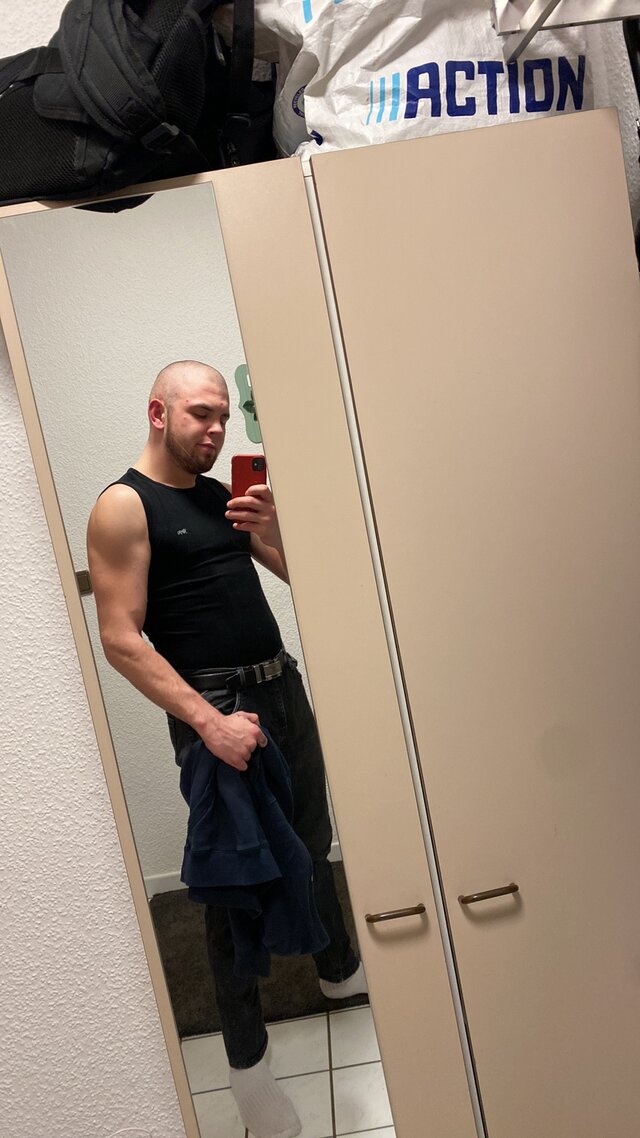 MlodyKing689