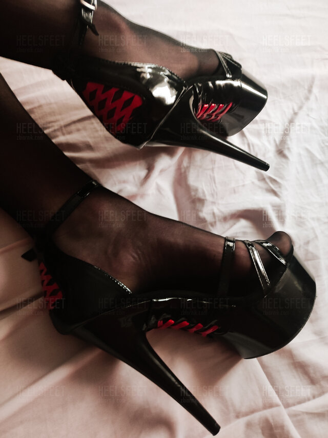 heelsfeet