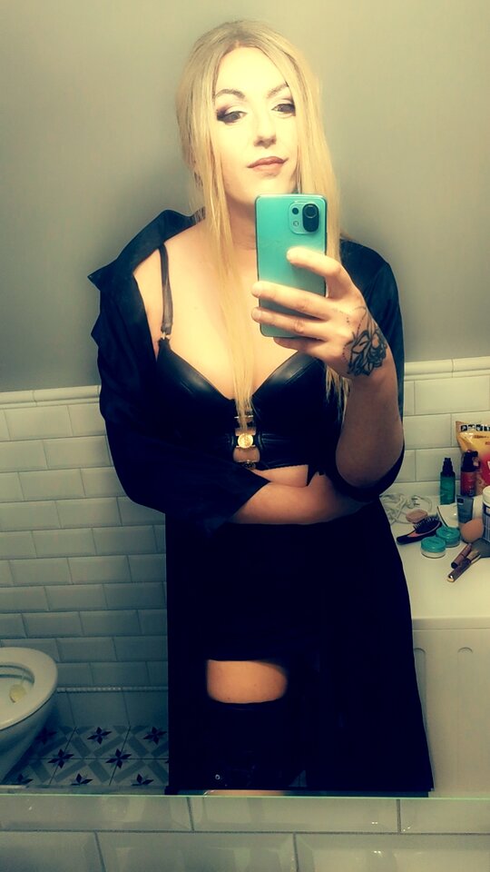 Snapchat-331624830.jpg - KarolinaShemale29
