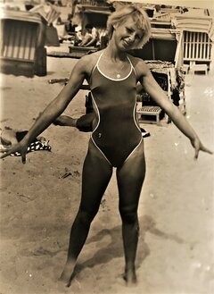 1979