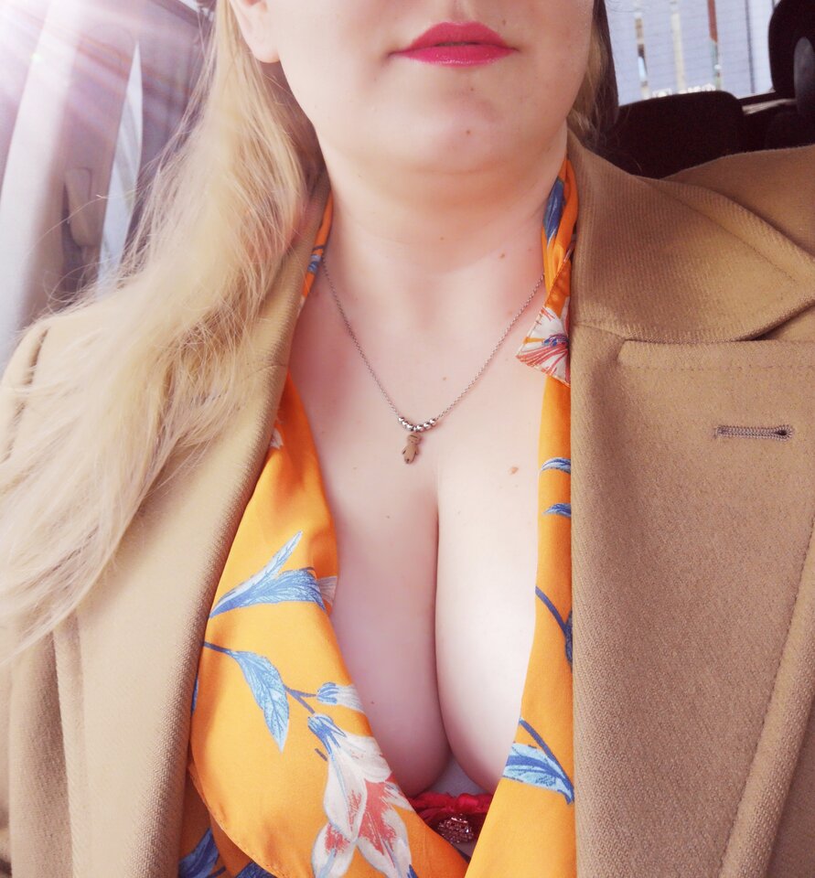 Uwielbiam mieć duży dekoldzik 🥖 - Hrabina_Puszysta