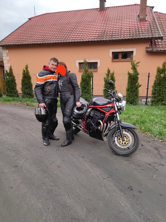 niomek