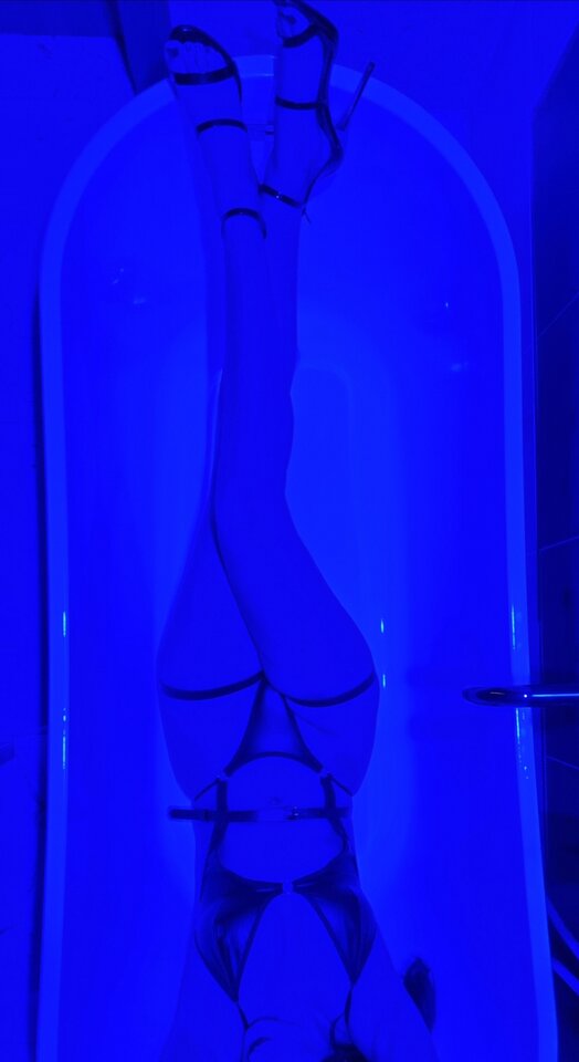 204935.jpg - MilfetkaHighHeels