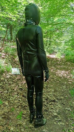 bdsm w  lesie.jpg