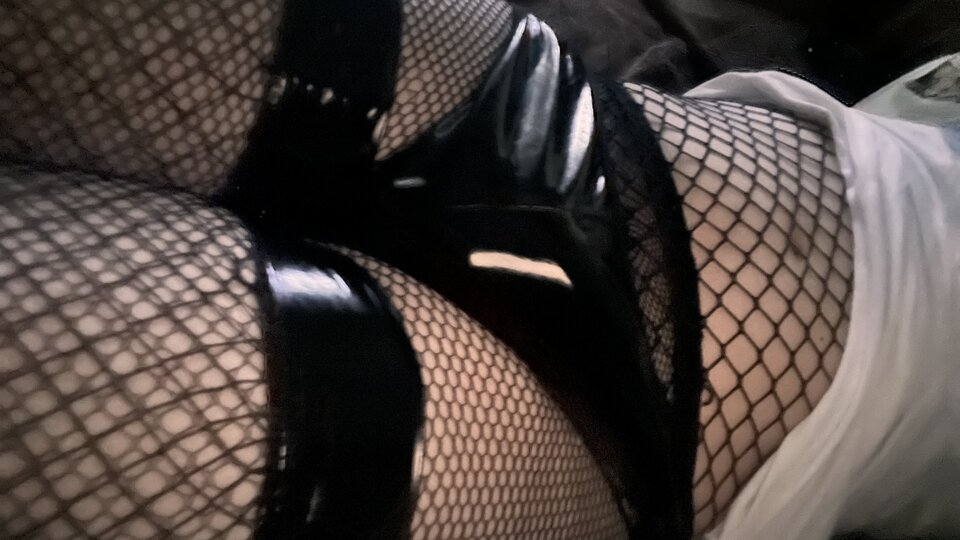 0943EA5E-8D67-4D3F-8E66-93ED43E23DF2.jpeg - BubbleCum911