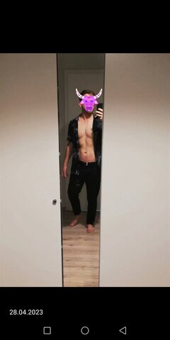 😈