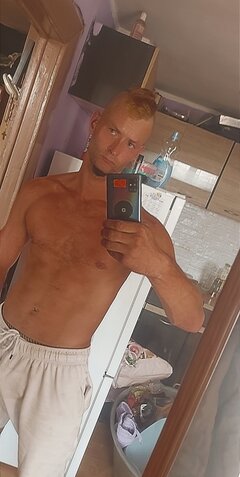 Snapchat-2113473882.jpg