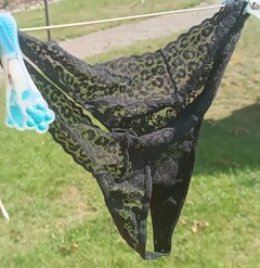 Na słońcu moje koronkowe stringi schną błyskawicznie...