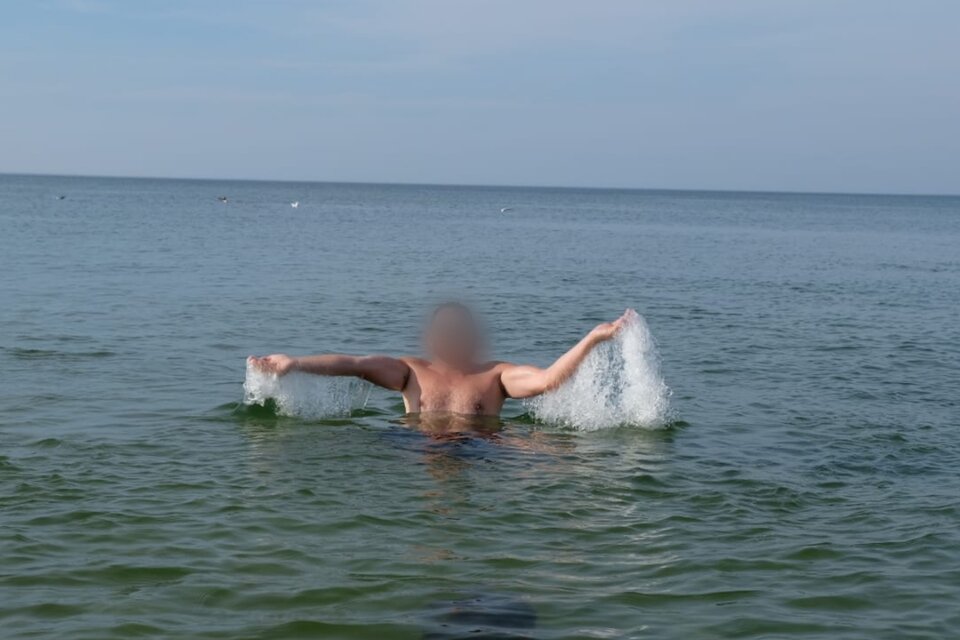 Point Blur_Sep132023_132229.jpg - DV8__UK