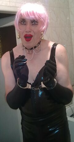 Paola-trans. Niewolnicą. Kocha sex filmowany kamerą