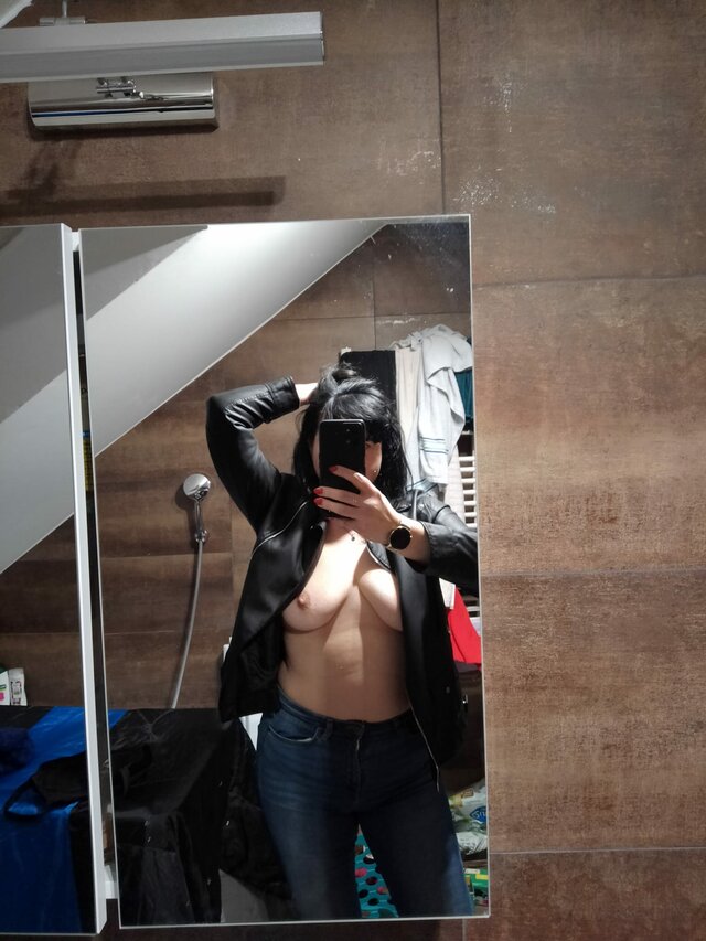 19Nikita80
