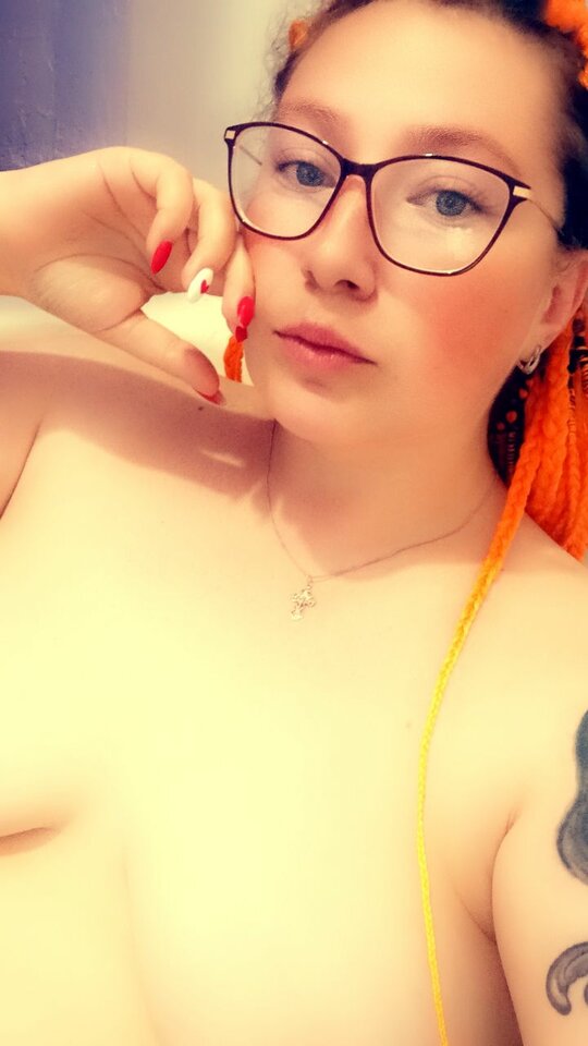 Snapchat-1557083668.jpg - Neefertitii