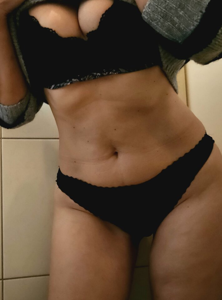Kiedy szef nie patrzy...🤭😜 - SexyHotwife82