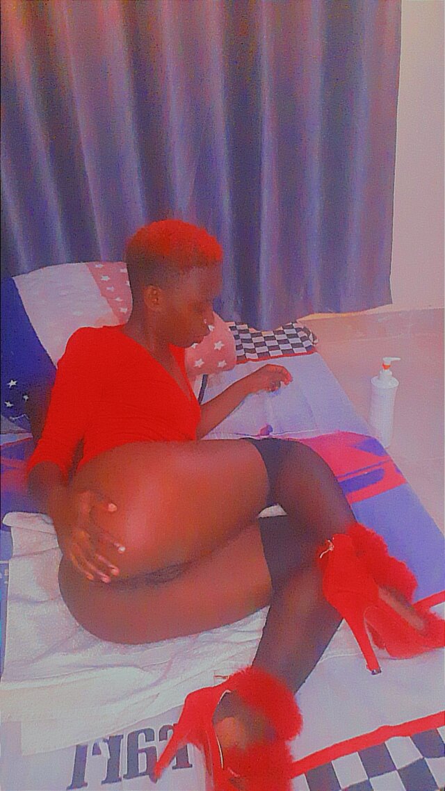 QueenBeee