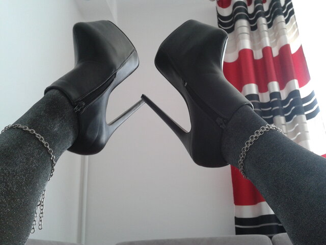 TINA07CROS