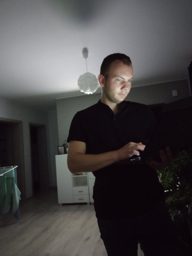 Glowa966