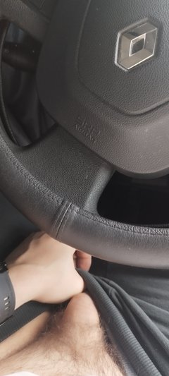 Nudy na parkingu