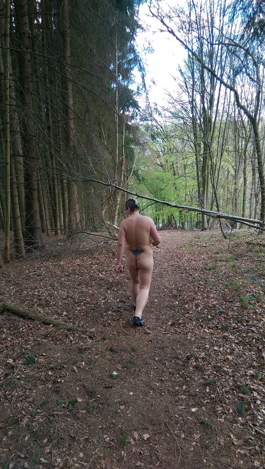 IMAG2019.jpg - nakedgirl