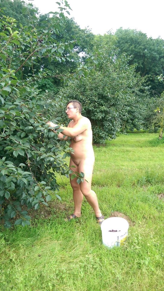 IMAG2636.jpg - nakedgirl