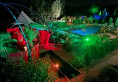 Jacuzzi Club & Resort