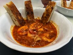 🍤🍷🌶️🥫